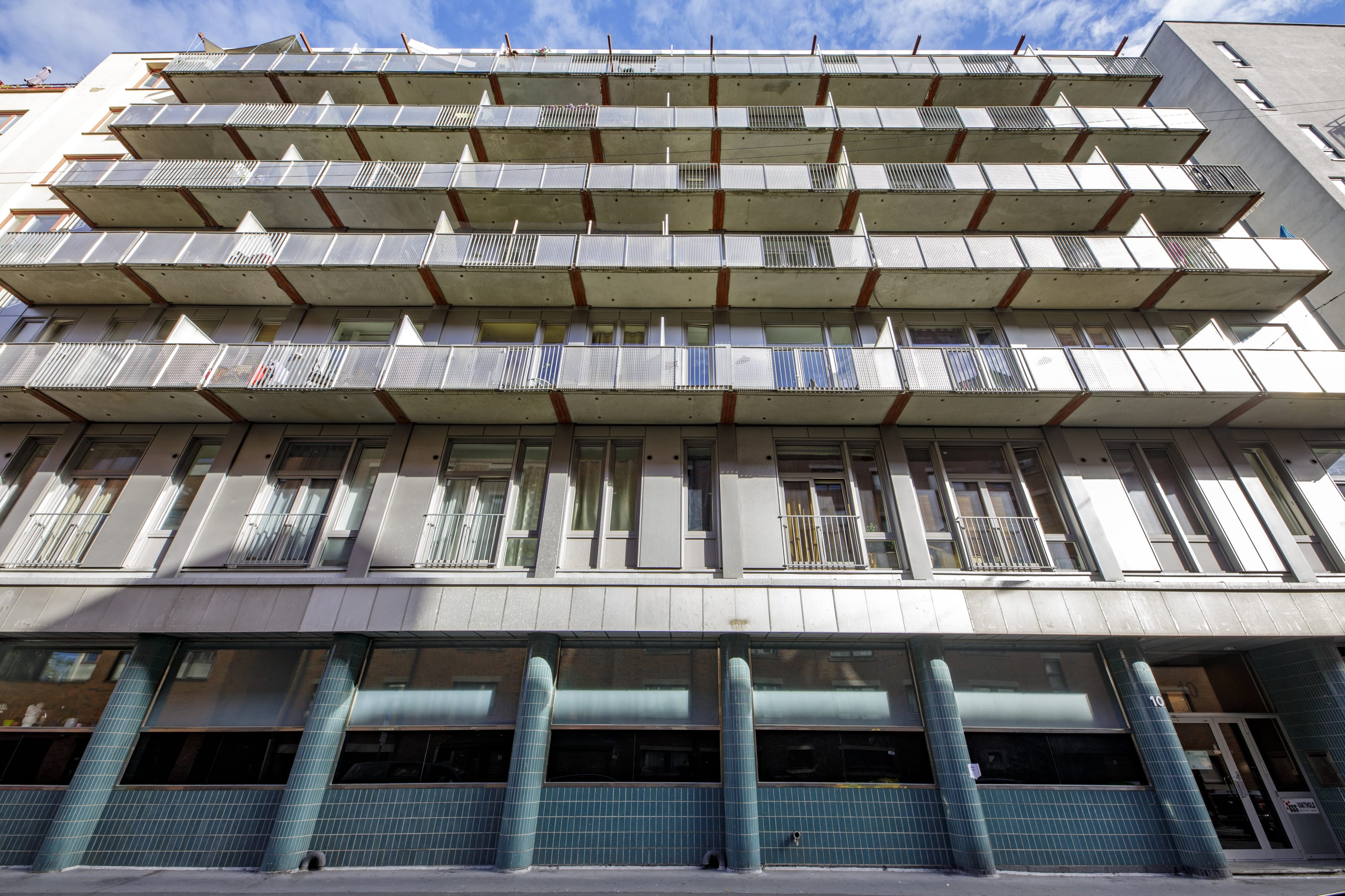 Breigata 10 fra utsiden med hovedinngang